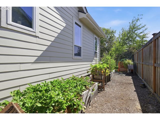 3497 QUAIL MEADOW Way, Eugene, OR 97408
