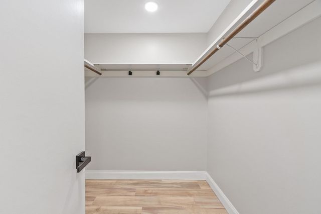 487 Place Ln 487, Woburn, MA 01801