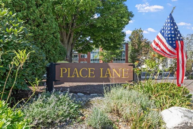 487 Place Ln 487, Woburn, MA 01801