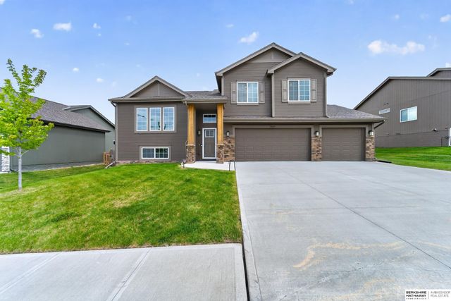 9315 S 179th Street, Omaha, NE 68136