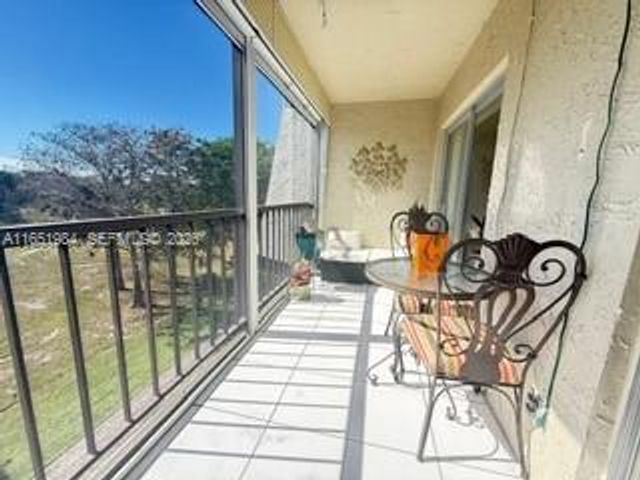 6100 NW 44th Street 405, Lauderhill, FL 33319