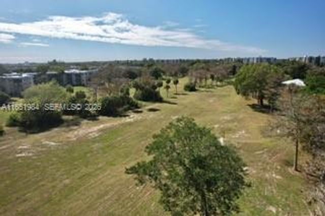 6100 NW 44th Street 405, Lauderhill, FL 33319