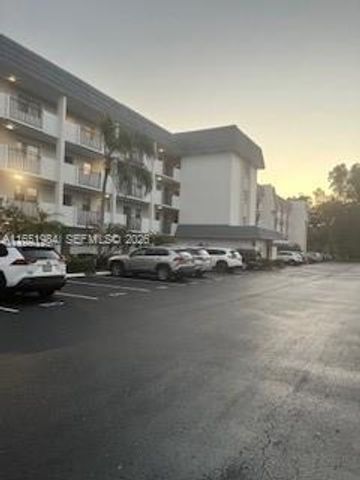 6100 NW 44th Street 405, Lauderhill, FL 33319