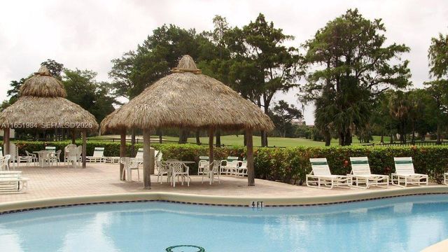 6100 NW 44th Street 405, Lauderhill, FL 33319