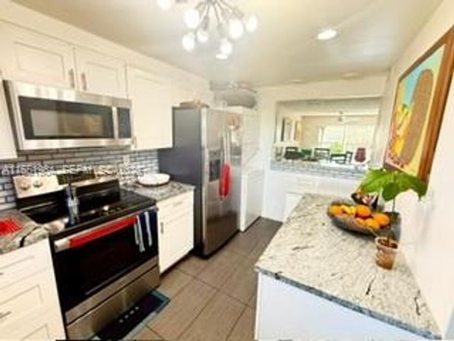 6100 NW 44th Street 405, Lauderhill, FL 33319