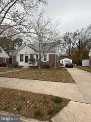 5 DIXIE DR, Penns Grove, NJ 08069