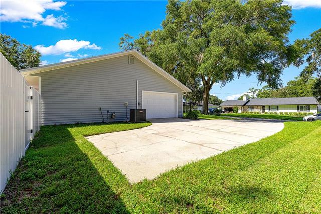 3285 SE 26TH COURT, Ocala, FL 34471