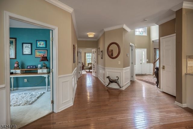 25 Sullivan Dr, Bernards Twp., NJ 07920