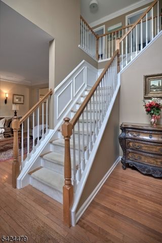 25 Sullivan Dr, Bernards Twp., NJ 07920