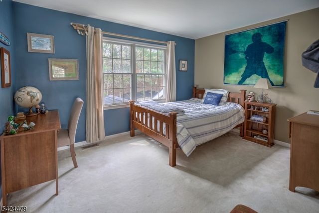 25 Sullivan Dr, Bernards Twp., NJ 07920