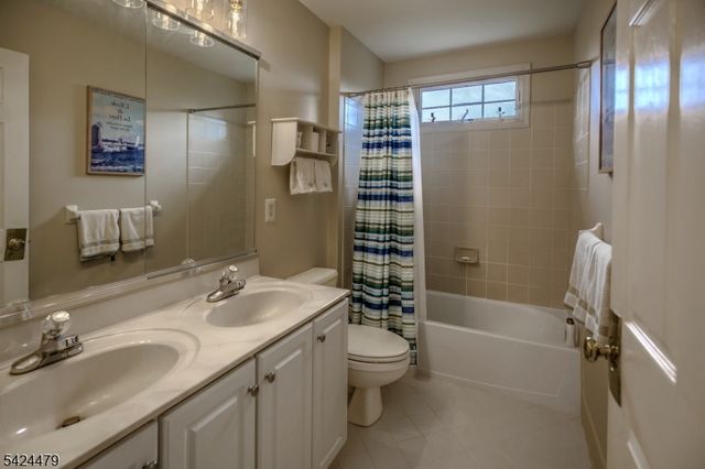 25 Sullivan Dr, Bernards Twp., NJ 07920