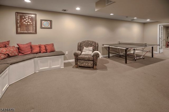 25 Sullivan Dr, Bernards Twp., NJ 07920