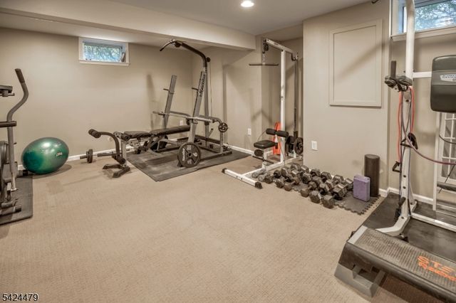 25 Sullivan Dr, Bernards Twp., NJ 07920