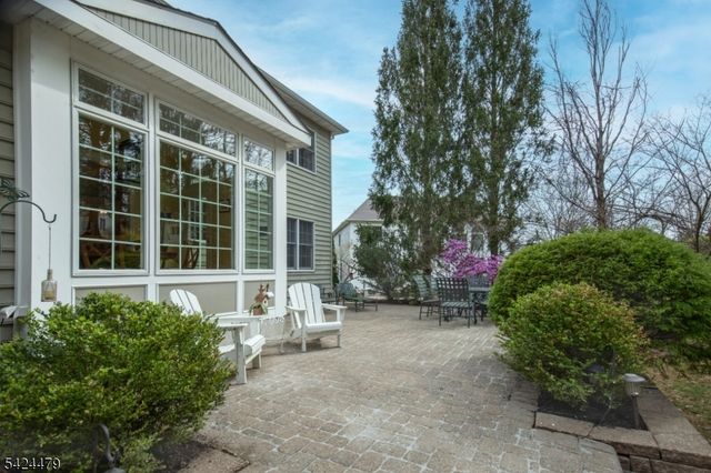 25 Sullivan Dr, Bernards Twp., NJ 07920