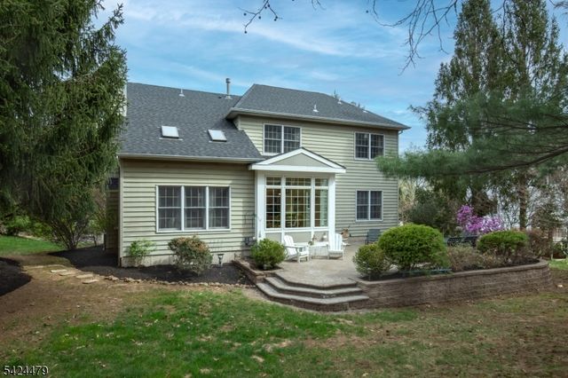 25 Sullivan Dr, Bernards Twp., NJ 07920