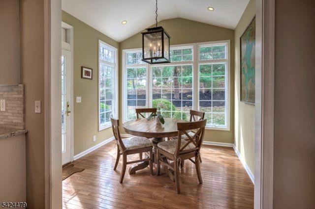 25 Sullivan Dr, Bernards Twp., NJ 07920