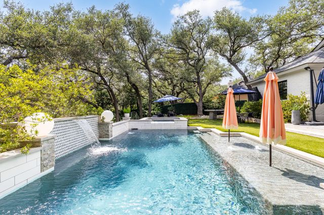 301 Copperleaf RD, Lakeway, TX 78734