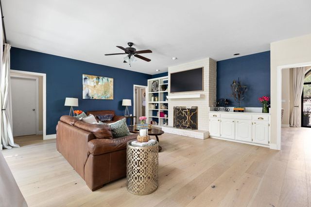 301 Copperleaf RD, Lakeway, TX 78734