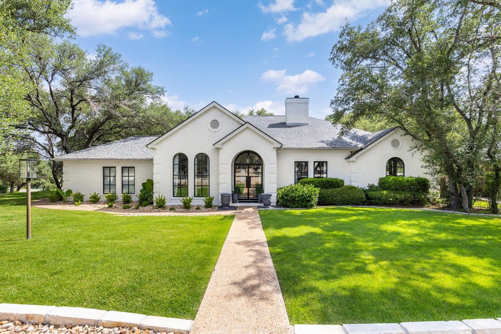 301 Copperleaf RD, Lakeway, TX 78734