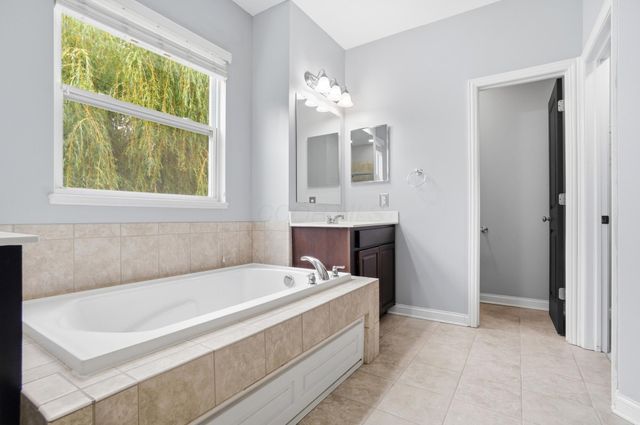 1535 Fairway Drive, Grove City, OH 43123