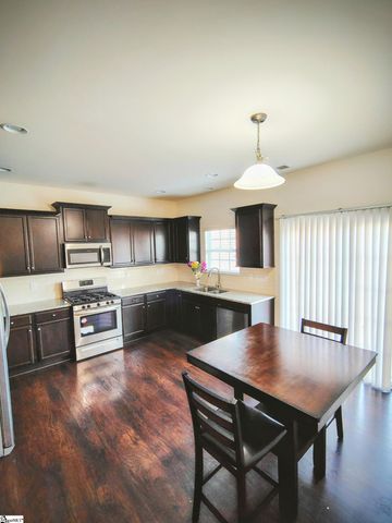 529 Townsend Place Drive, Boiling Springs, SC 29316