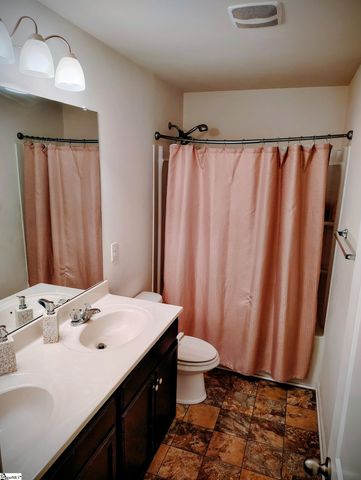 529 Townsend Place Drive, Boiling Springs, SC 29316