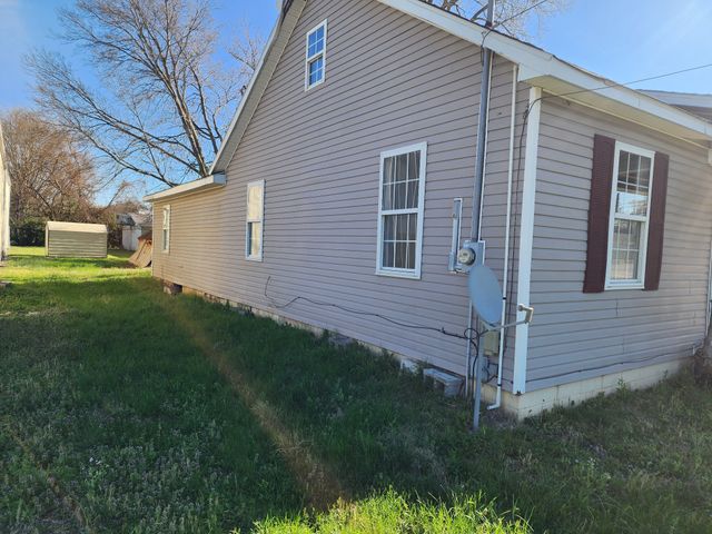 518 E 2nd St, Hopkinsville, KY 42240