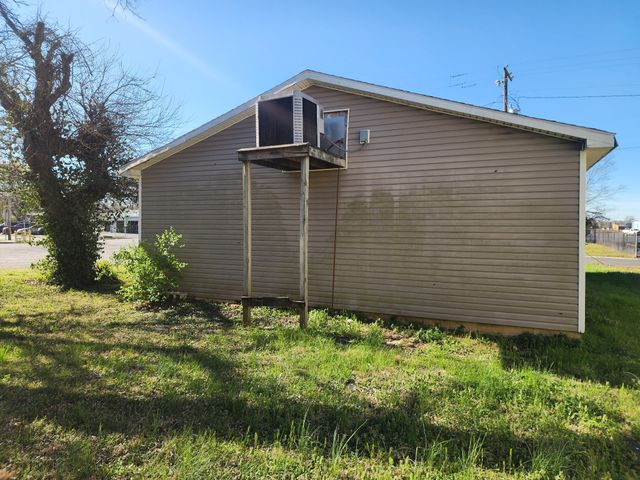 518 E 2nd St, Hopkinsville, KY 42240