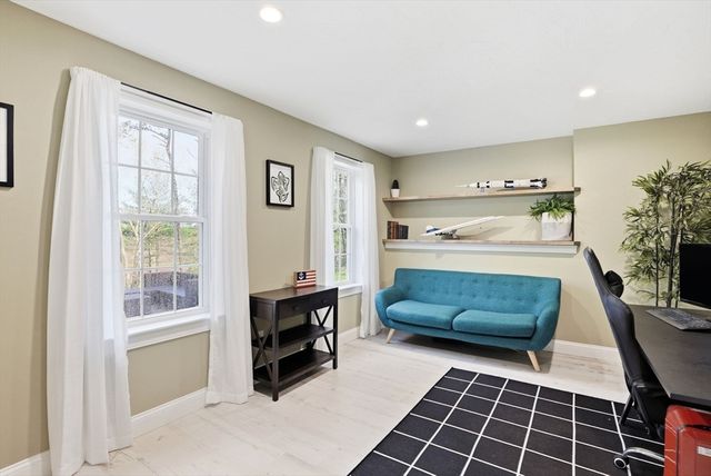 19 Farm Rd, Plymouth, MA 02360
