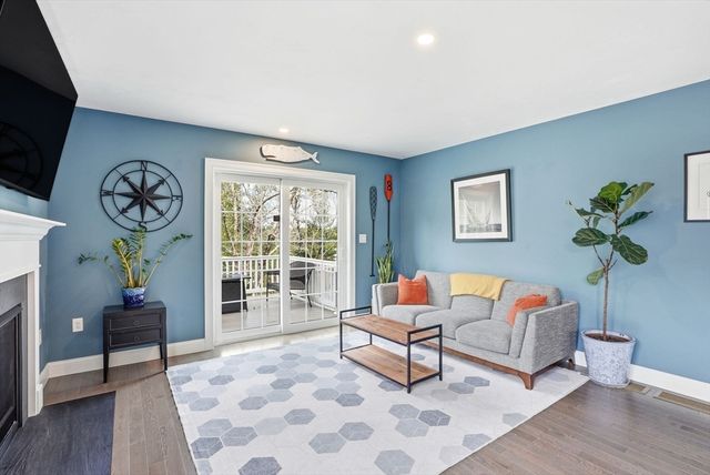 19 Farm Rd, Plymouth, MA 02360