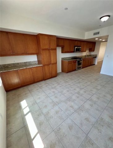 17168 Newhope 205, Fountain Valley, CA 92708