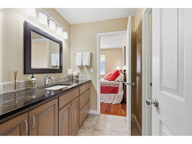 8913 Ne 13TH St, Vancouver, WA 98664