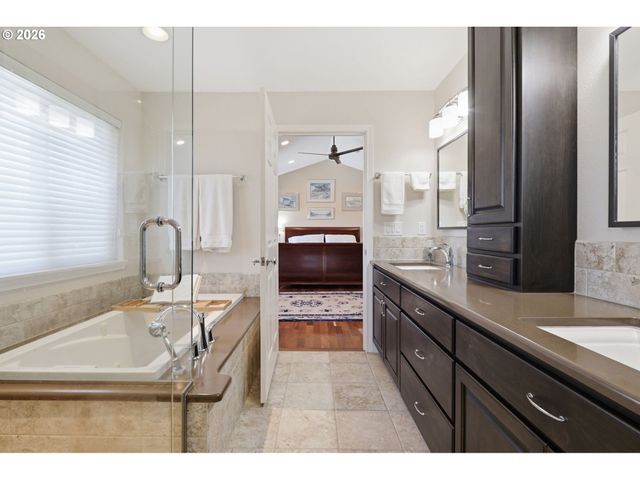 8913 Ne 13TH St, Vancouver, WA 98664