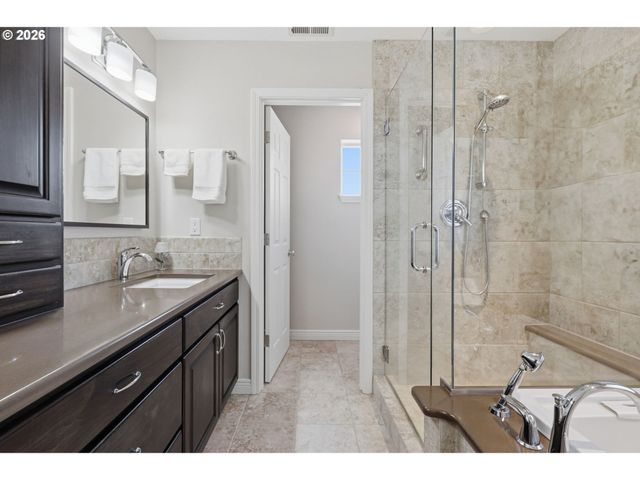 8913 Ne 13TH St, Vancouver, WA 98664