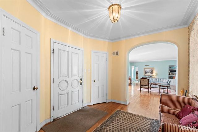 30 Fox Meadows, St Louis, MO 63127