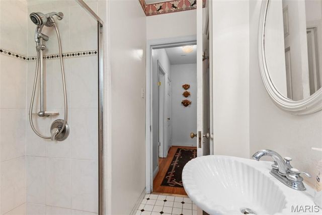 30 Fox Meadows, St Louis, MO 63127