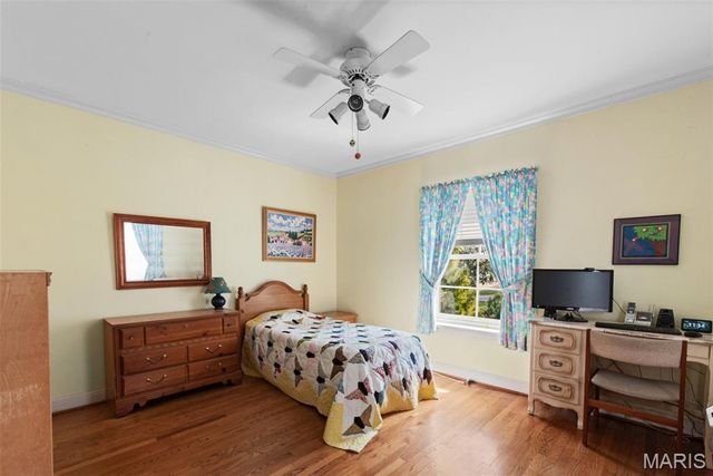 30 Fox Meadows, St Louis, MO 63127