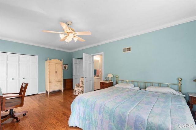 30 Fox Meadows, St Louis, MO 63127