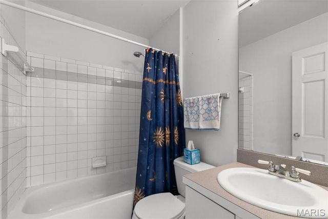 30 Fox Meadows, St Louis, MO 63127