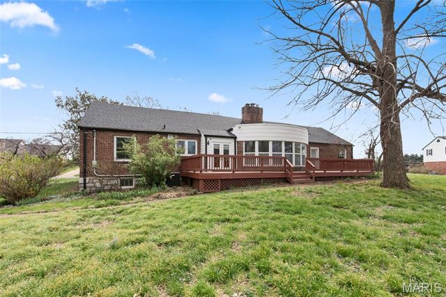 30 Fox Meadows, St Louis, MO 63127