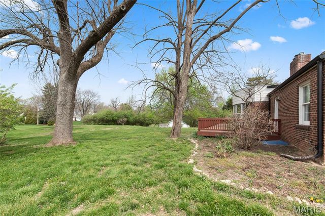 30 Fox Meadows, St Louis, MO 63127