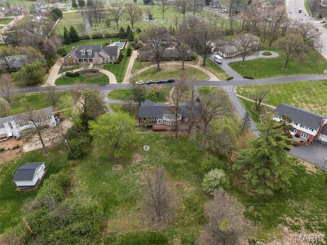 30 Fox Meadows, St Louis, MO 63127