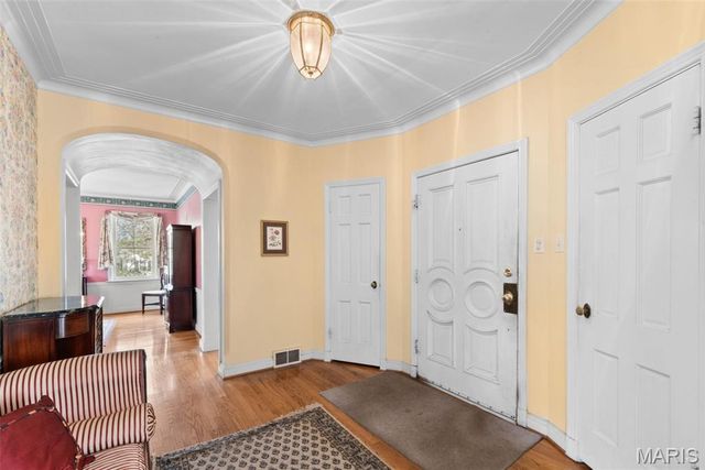 30 Fox Meadows, St Louis, MO 63127