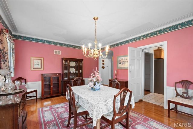 30 Fox Meadows, St Louis, MO 63127