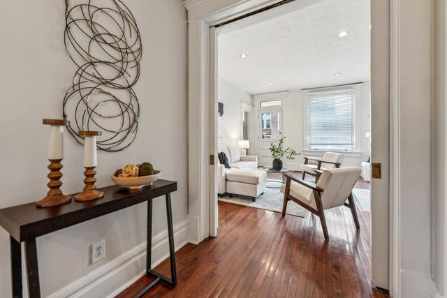 915 Dennison Avenue, Columbus, OH 43201