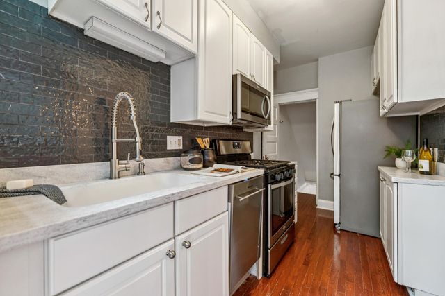 915 Dennison Avenue, Columbus, OH 43201