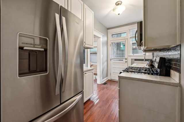 915 Dennison Avenue, Columbus, OH 43201