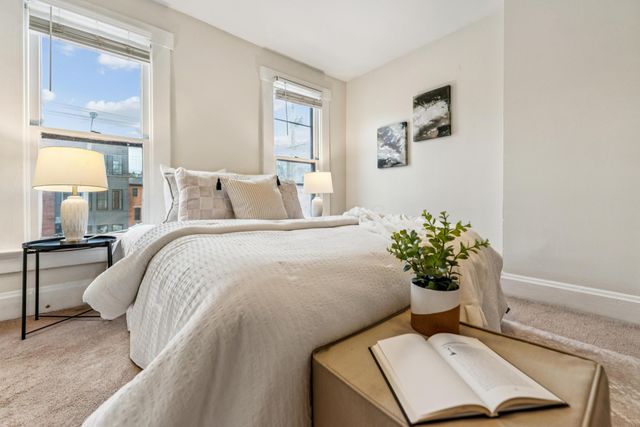 915 Dennison Avenue, Columbus, OH 43201