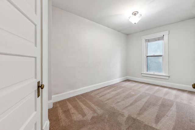 915 Dennison Avenue, Columbus, OH 43201