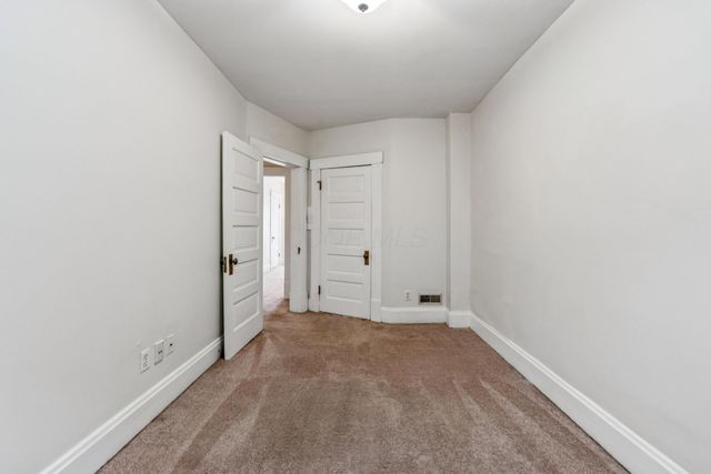 915 Dennison Avenue, Columbus, OH 43201